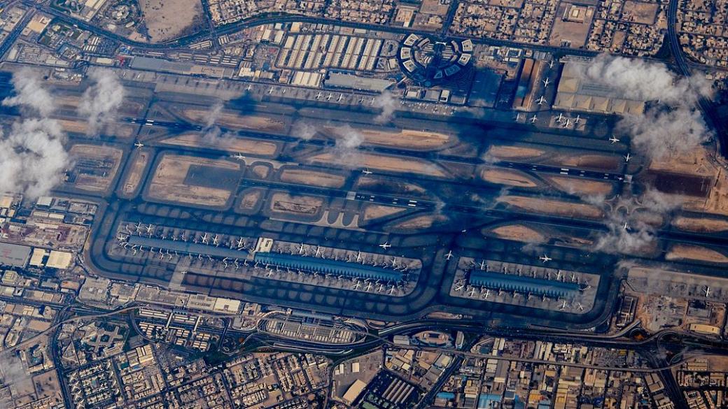 Дубай спря проект за мега-летище
