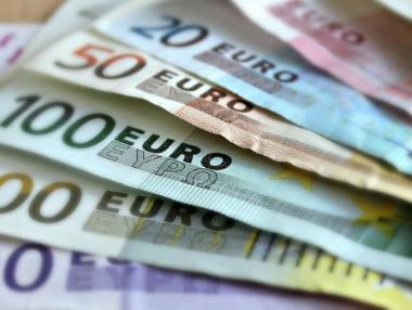 Банките компенсират новата еврорегулация с вдигане на таксите