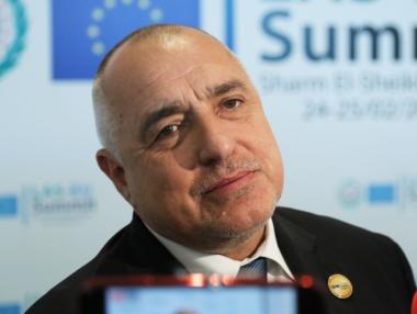 „Много искам да имам фризьор, но няма какво да ми фризира”