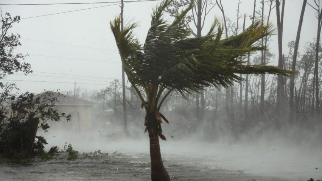 Ураганът Дориан ще струва $25 млрд. на американските застрахователи