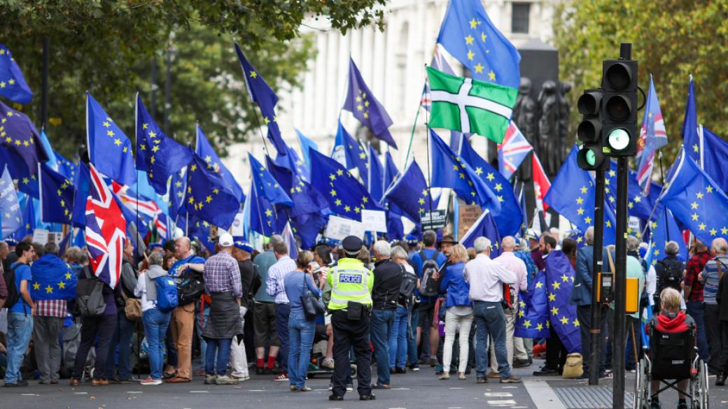 ЕС ще подпомогне финансово засегнатите от „твърд Brexit” членки