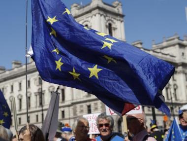 Британският парламент блокира възможността за Brexit без сделка