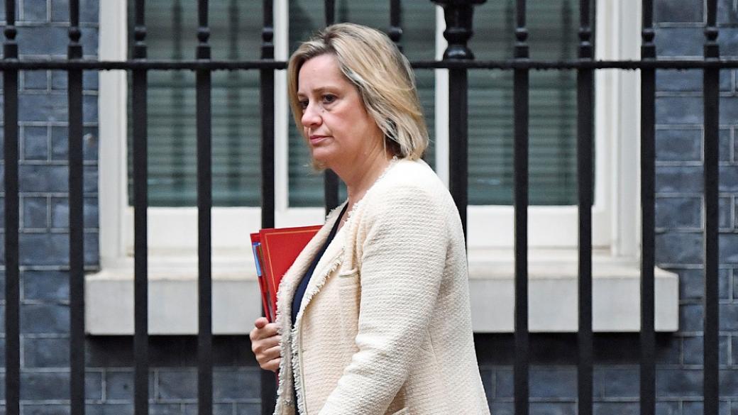 Британският министър на труда хвърли оставка в знак на протест