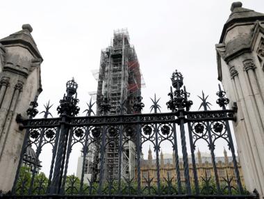 Британският парламент беше разпуснат за пет седмици