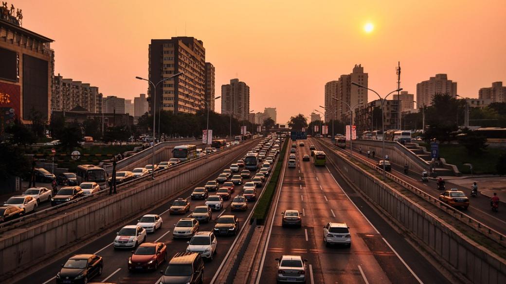 Китайските дейта центрове отделят въглерод колкото 21 млн. автомобила