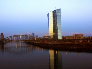 ЕЦБ се подготвя да причини още болка на частните банки