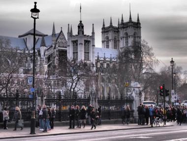 Джонсън удължава 6 пъти престоя на чуждите студенти след дипломиране