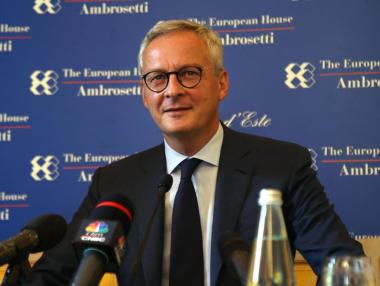 ЕС обмисля климатичен данък за авиокомпаниите