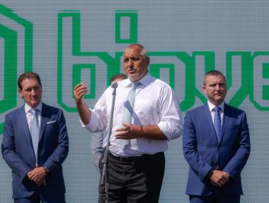 Борисов: Заводите като този на „Биовет“ движат икономиката