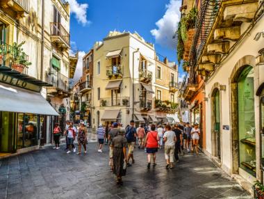 Италия мисли да глобява при „прекомерно“ теглене на пари