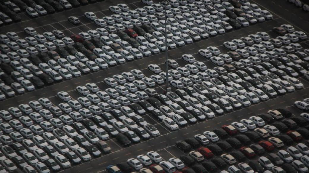 Продажбите на нови коли в България се забавят през август