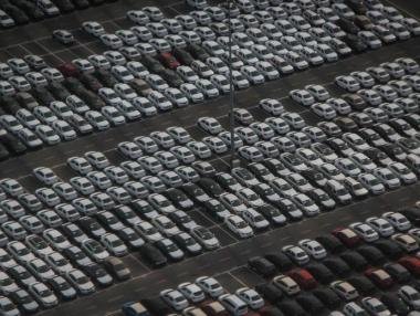 Продажбите на нови коли в България се забавят през август