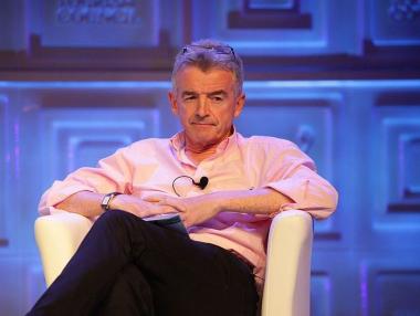 Ryanair одобри бонус за шефа си и ще съкрати 500-700 души