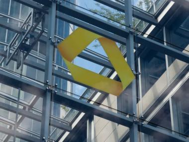 Commerzbank планира да съкрати 4300 работни места
