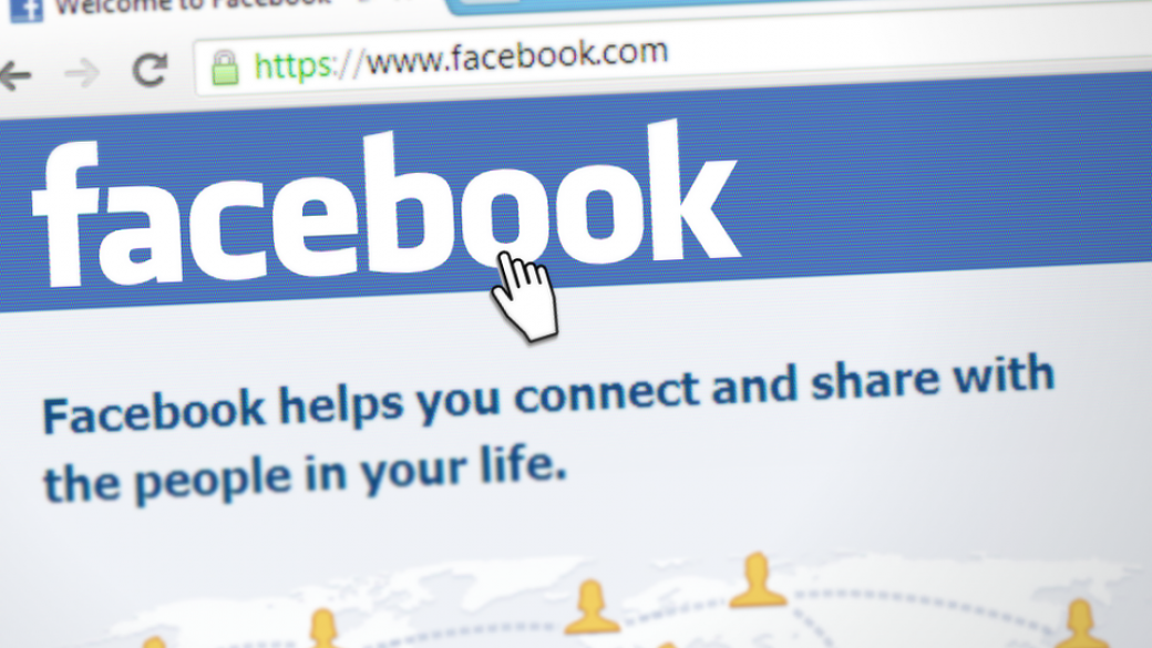Facebook спря хиляди приложения заради риск за личните данни