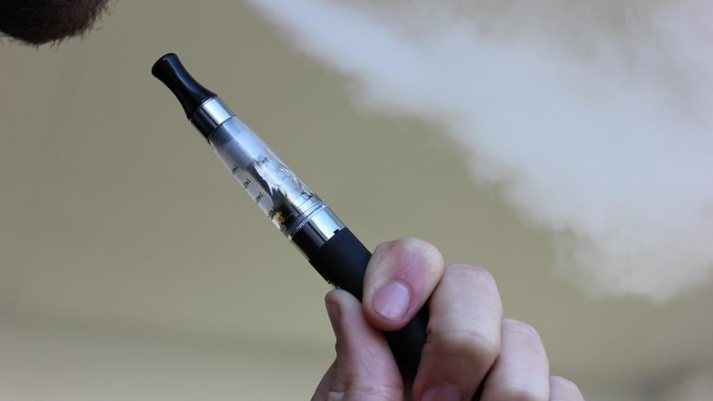 Учени установиха каква е вредата от електронните цигари