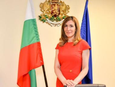 Ангелкова: Фалитът на Thomas Cook може да провали сезон 2020