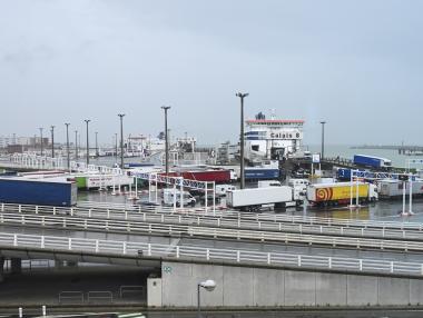 Британските митници нямат достатъчно служители за криза при „твърд“ Brexit