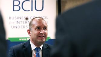 Радев: Кабинетът и бизнесът да си напишат домашното, за да привлекат инвеститори