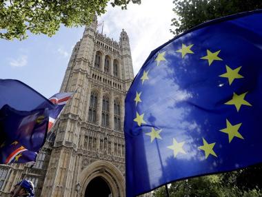 Лондон може да излезе с „конкретни предложения“ по Brexit до дни