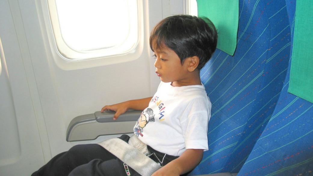 Japan Airlines улеснява избягването на малки деца в самолета