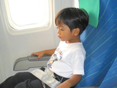 Japan Airlines улеснява избягването на малки деца в самолета