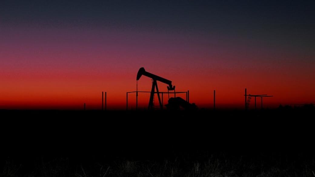 Слабите перспективи на Китай свалиха цените на петрола