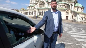 15 електромобила на Spark са били потрошени за 4 дни