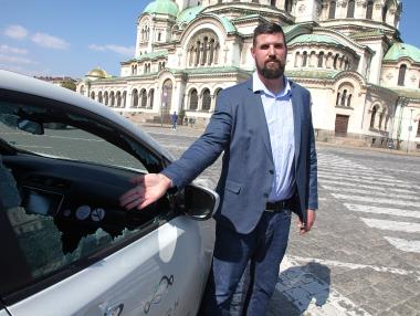 15 електромобила на Spark са били потрошени за 4 дни