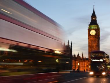 Британската икономика отива към рецесия след неочаквано свиване