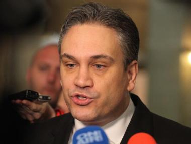 Пламен Георгиев все пак ще събори барбекюто и навеса от терасата си