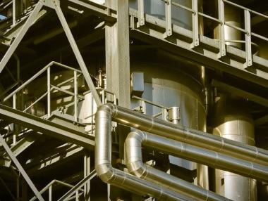 Промишленото производство продължава спада си