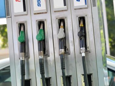 НС удължи с три месеца срока за регистрация на търговците на горива