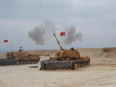 Турция атакува кюрдите и с танкове