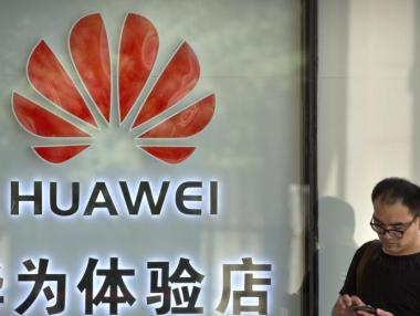Някои американски компании ще получат лиценз за работа с Huawei