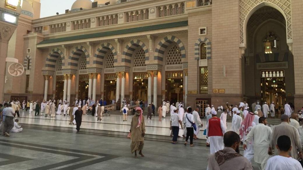 Саудитска Арабия разреши на неомъжени двойки да делят хотелска стая