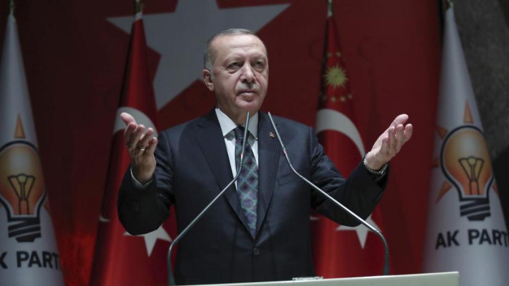 Блъфира ли Ердоган с инвазията от бежанци към ЕС?
