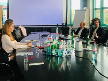 Ангелкова преговаря с германски туроператор за следващия сезон