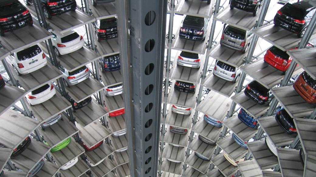 Силен спад на продажбите на нови коли в България през септември