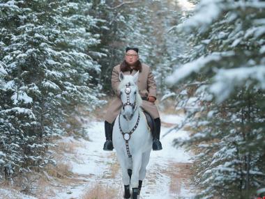 Ким Чен-ун изкачи свещената планина на бял кон