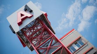 Приходите на А1 България от мобилни услуги растат въпреки по-малкото клиенти