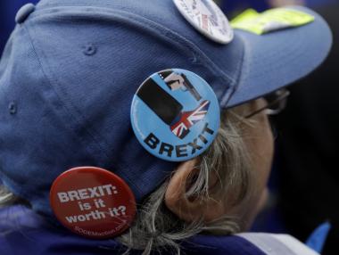 Про-ЕС депутати в Лондон искат да блокират в съда новата сделка