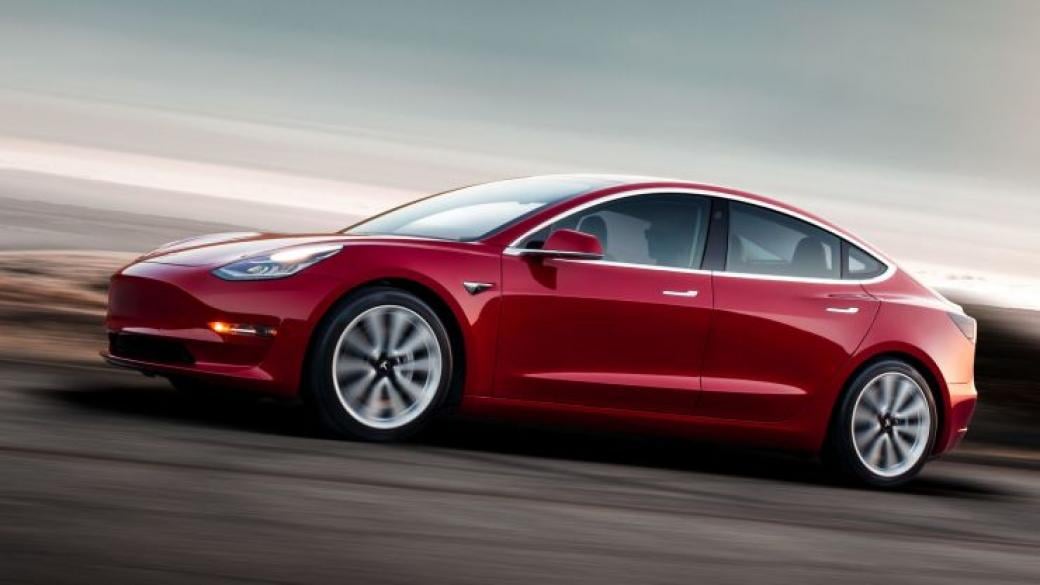 Tesla вдигна цените за стандартния Model 3