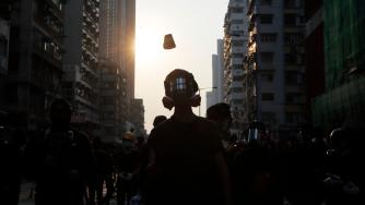 Протестите по света все повече притесняват пазарите