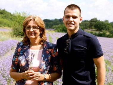 Семеен бизнес с дъх на рози и лавандула