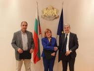 Предизборното пазаруване на електробуси продължава