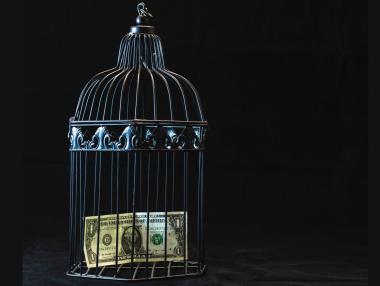 Защо силният долар наранява глобалната икономика