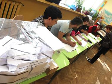 Първи официални междинни резултати от местния вот