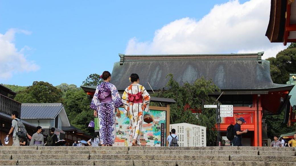 Киото ще глобява туристи, които тормозят гейшите
