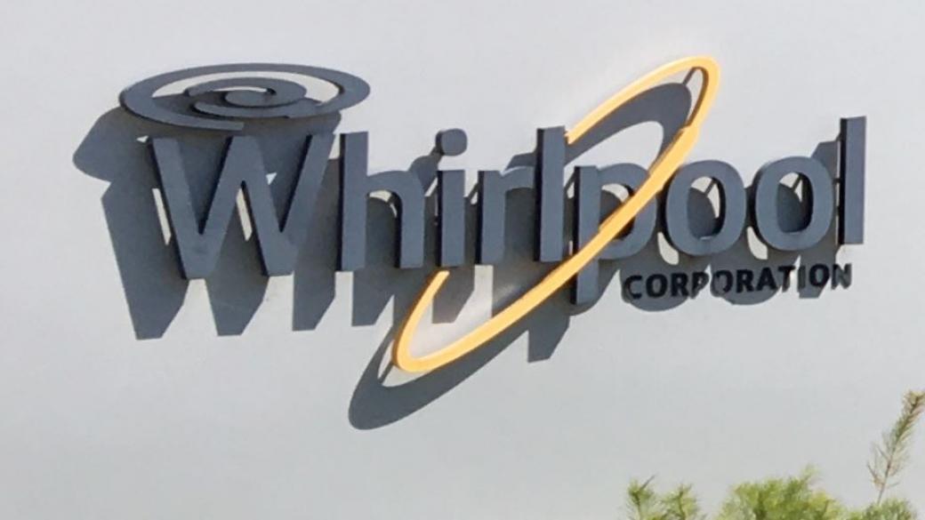 Whirlpool се отказа да затваря завода си в Неапол